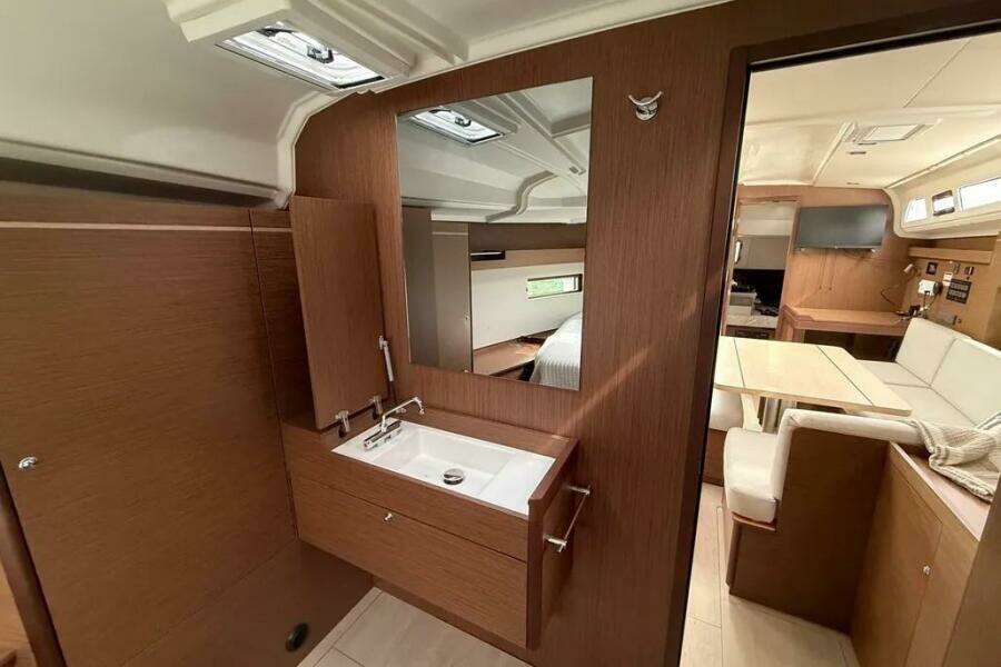 2022 Beneteau Oceanis 40.1