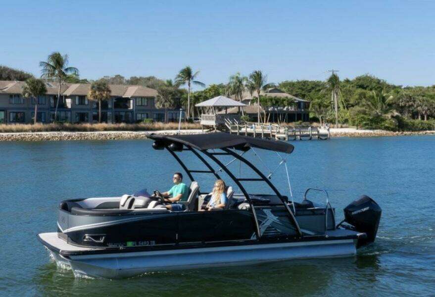 2021 Avalon LSZ Quad Lounger 24