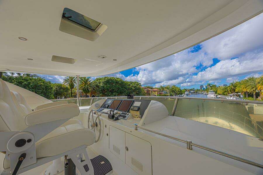 2010 Ocean Alexander 74 Motoryacht
