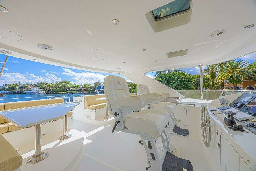 2010 Ocean Alexander 74 Motoryacht