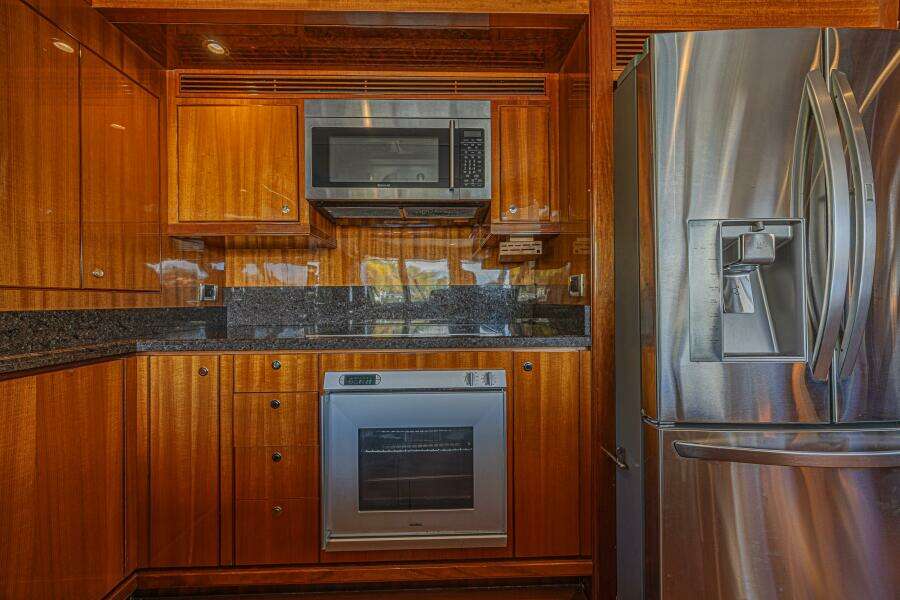 2010 Ocean Alexander 74 Motoryacht