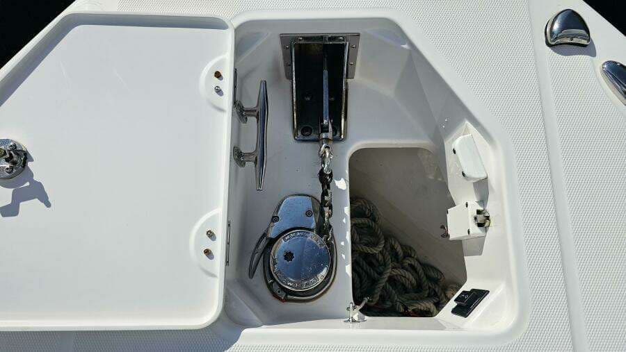 2021 Everglades 273CC