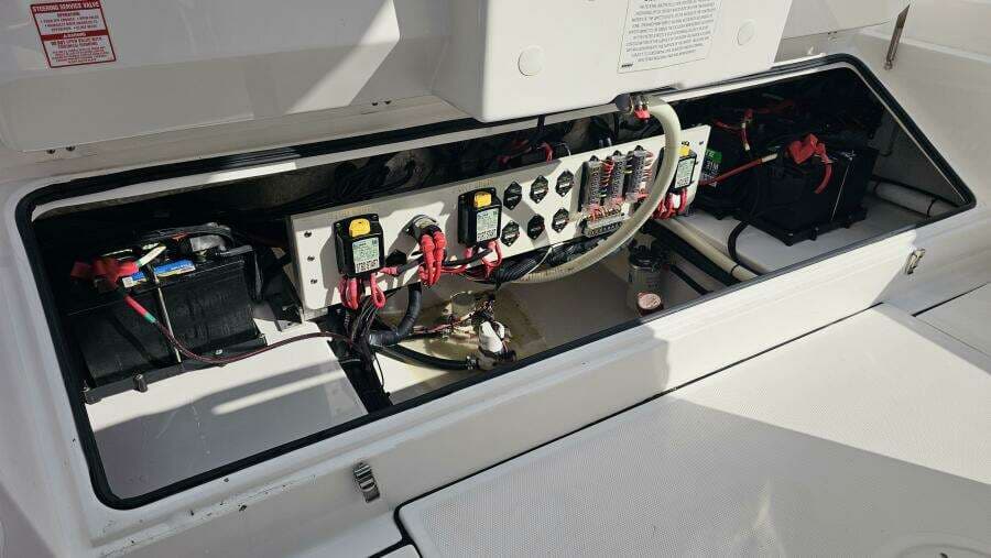 2021 Everglades 273CC