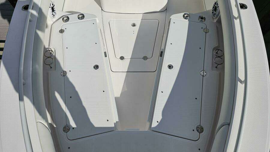 2021 Everglades 273CC