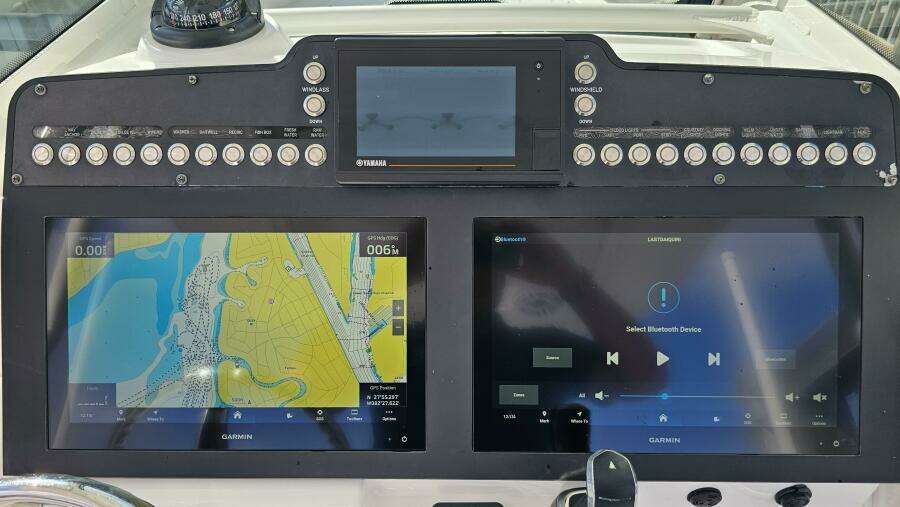 2021 Everglades 273CC