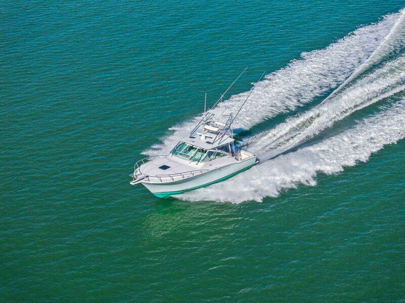 2005 40 Cabo Express - Miss B Halvin