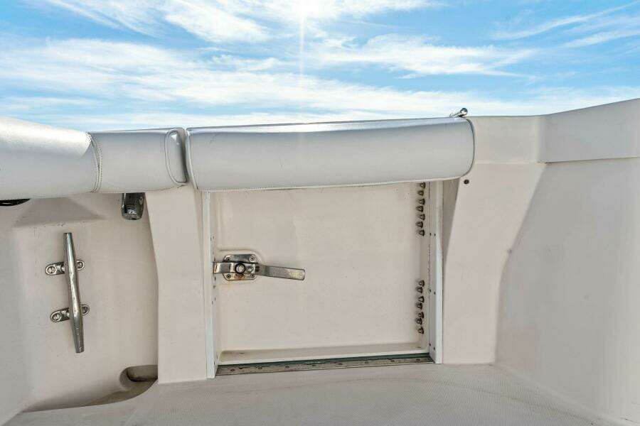 2005 40 Cabo Express - Miss B Halvin