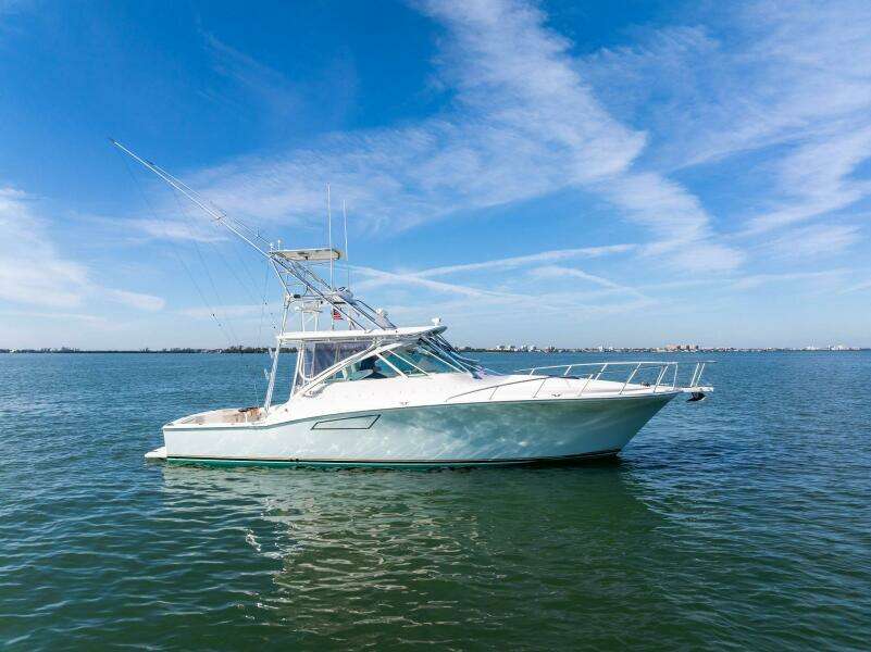 2005 40 Cabo Express - Miss B Halvin