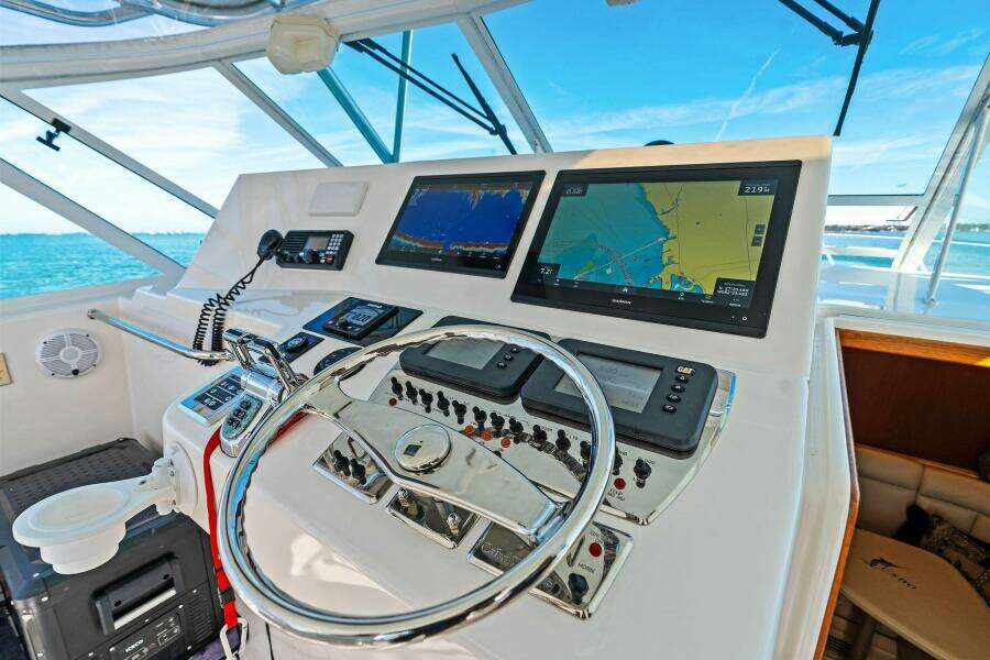 2005 40 Cabo Express - Miss B Halvin