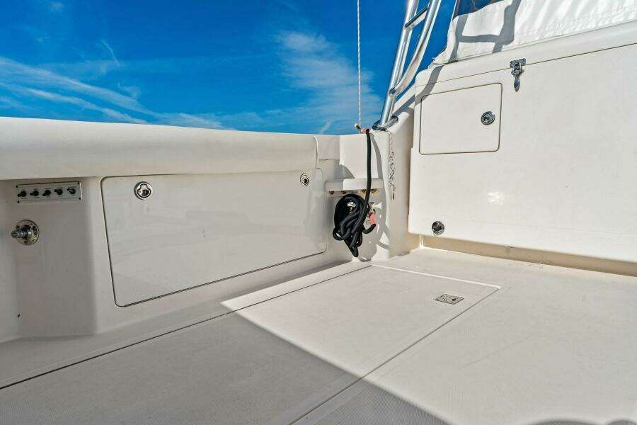 2005 40 Cabo Express - Miss B Halvin