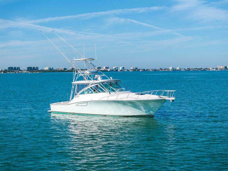 2005 40 Cabo Express - Miss B Halvin