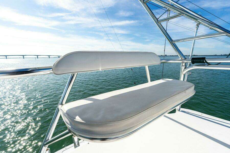 2005 40 Cabo Express - Miss B Halvin