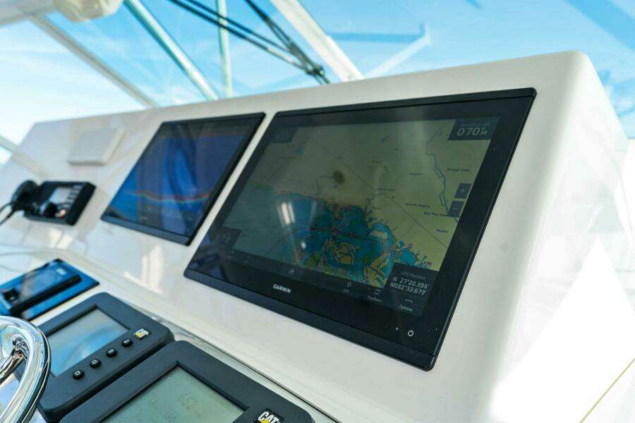 2005 40 Cabo Express - Miss B Halvin