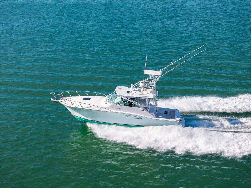 2005 40 Cabo Express - Miss B Halvin