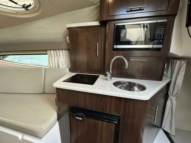 2017 Regal 28 Express