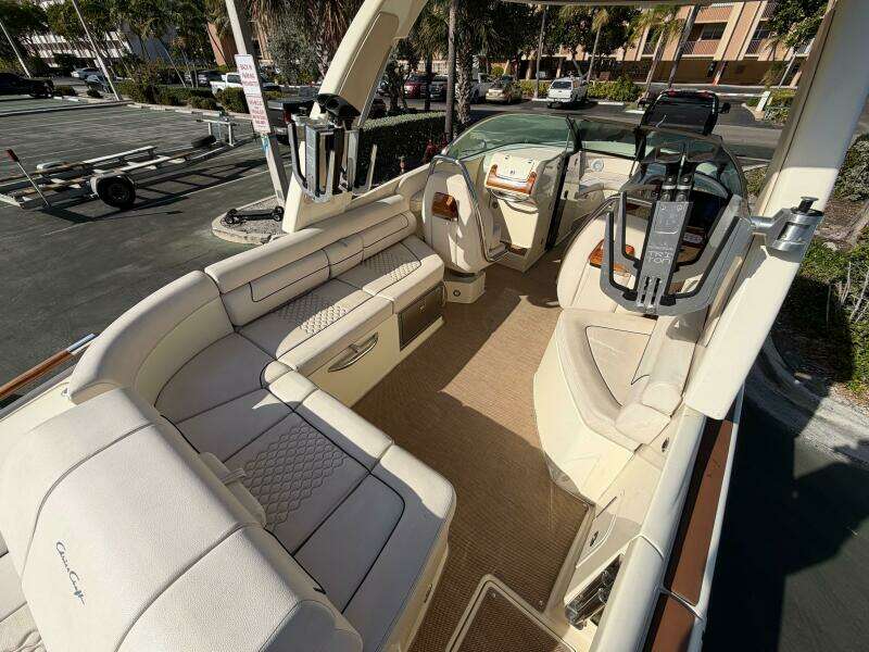 2023 Chris-Craft 28 Launch GT