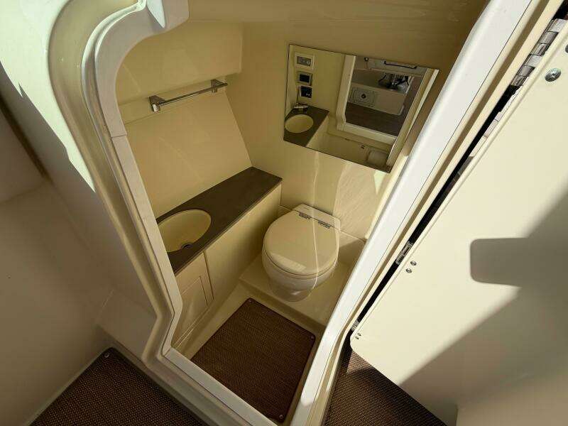 2023 Chris-Craft 28 Launch GT