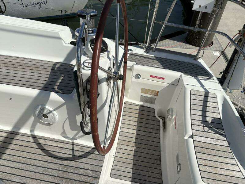 2010 Jeanneau Sun Odyssey 53