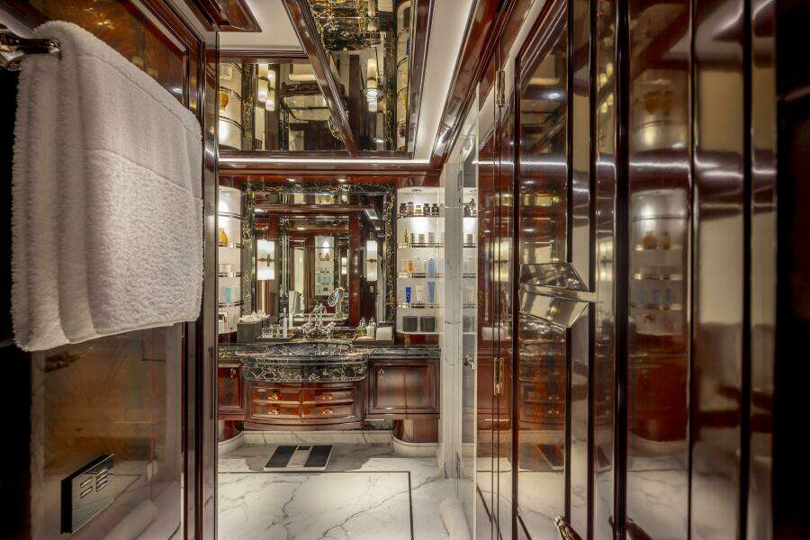 Owner Head - Starboard Side (Her Side)