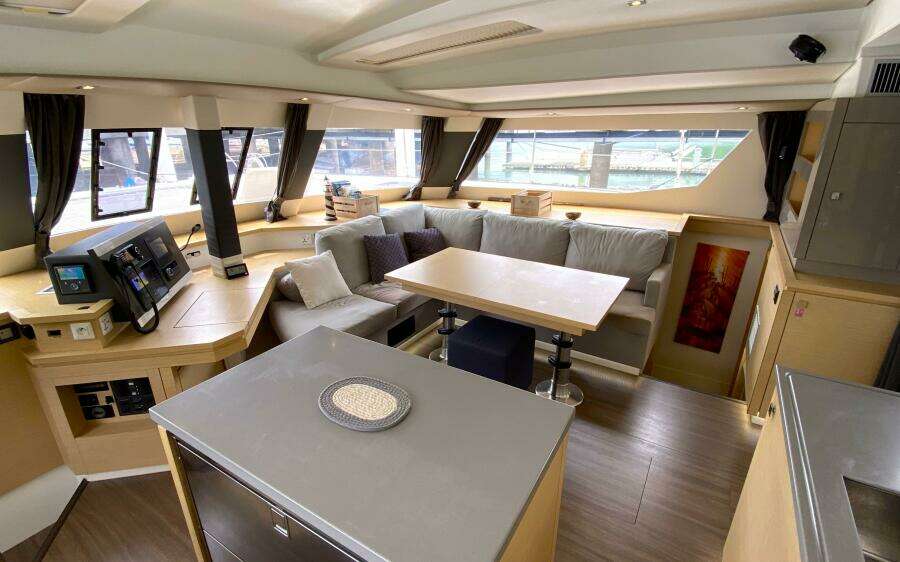 2017 Fountaine Pajot Saba 50 Maestro