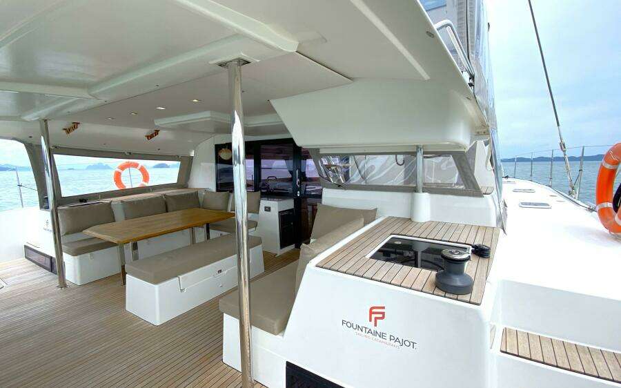 2017 Fountaine Pajot Saba 50 Maestro