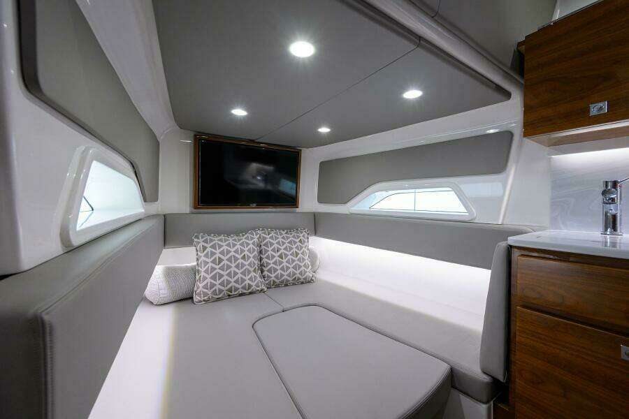 Valhalla 46 - Berth
