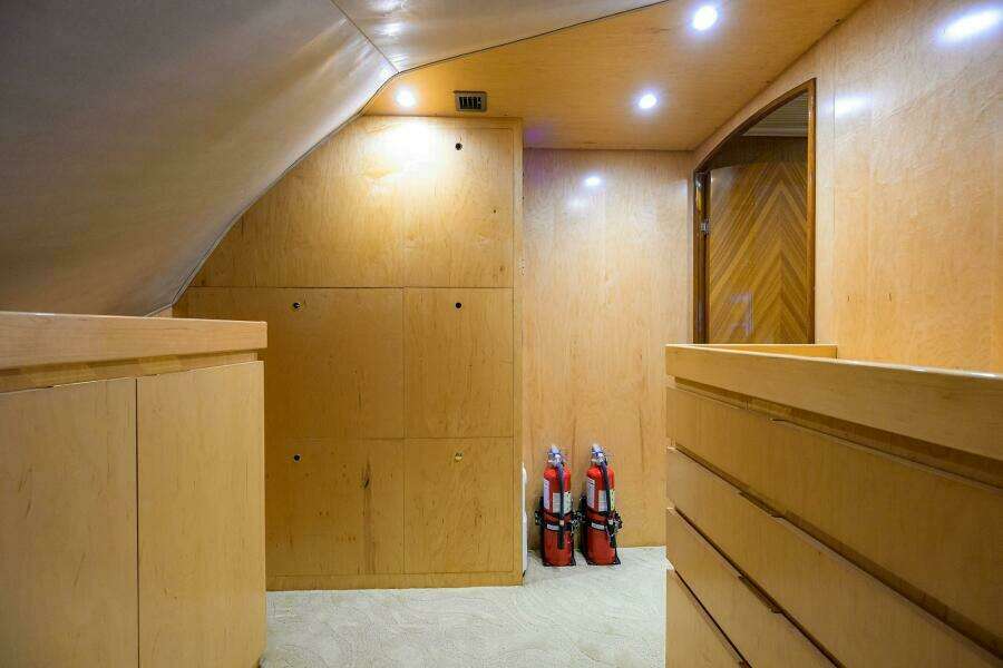 Viking 82 BLU FROG - Pantry