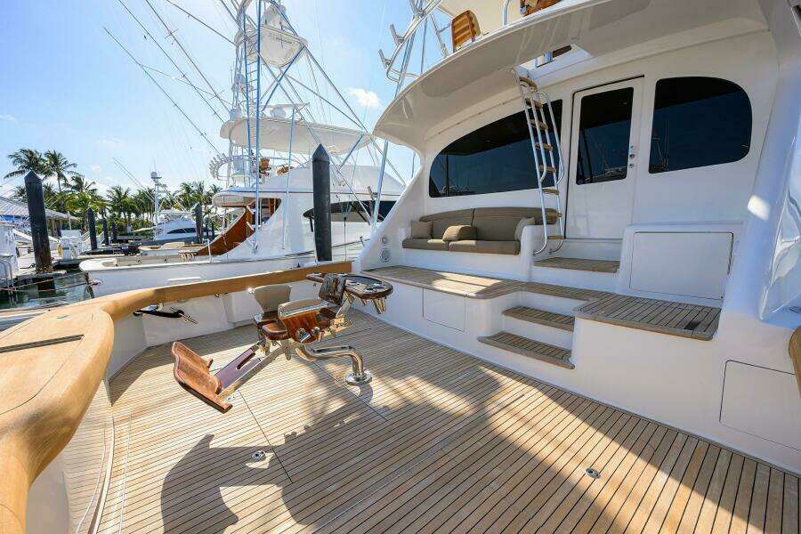 Viking 82 BLU FROG - Cockpit