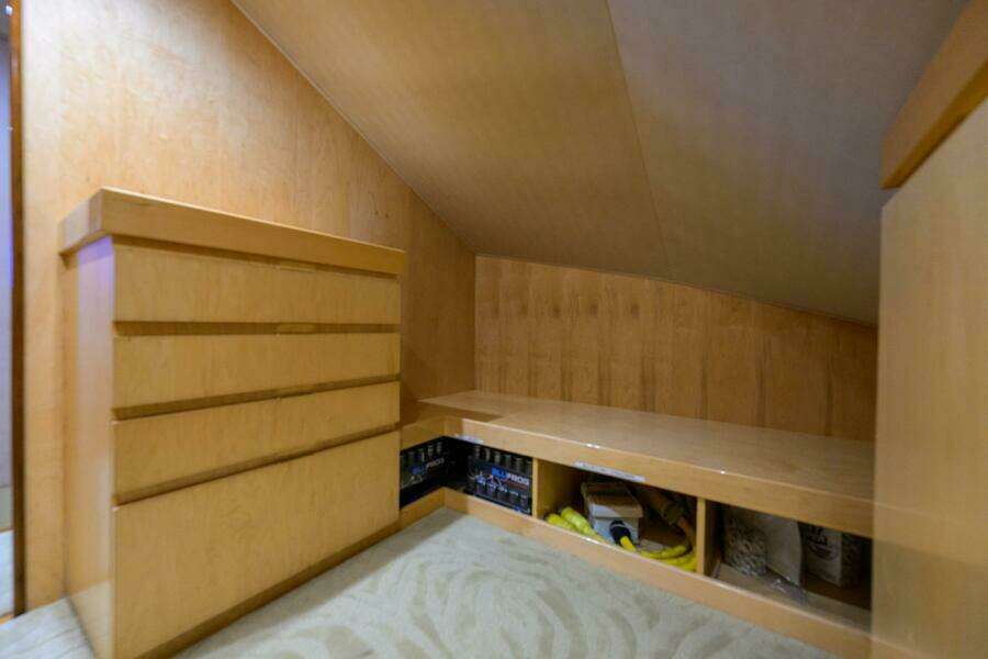 Viking 82 BLU FROG - Pantry