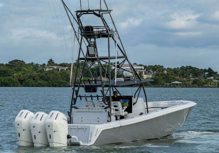 2024 Contender 44 ST