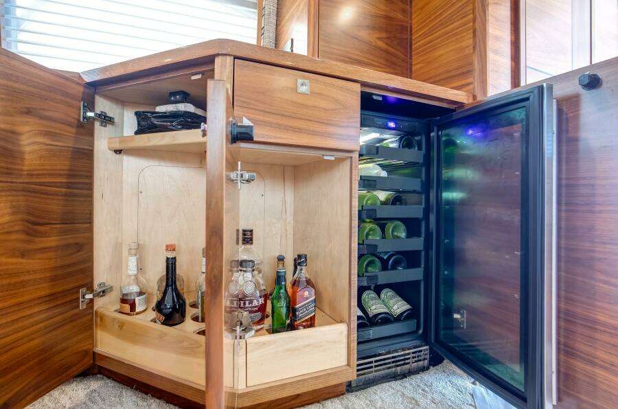 2024 Viking 68 Convertible