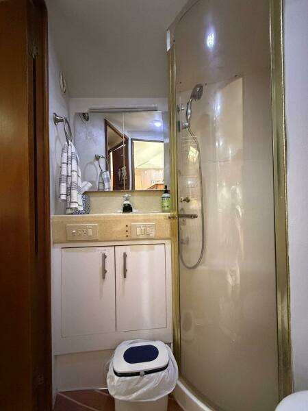 2001 Ocean Yachts 40 Express Bridge