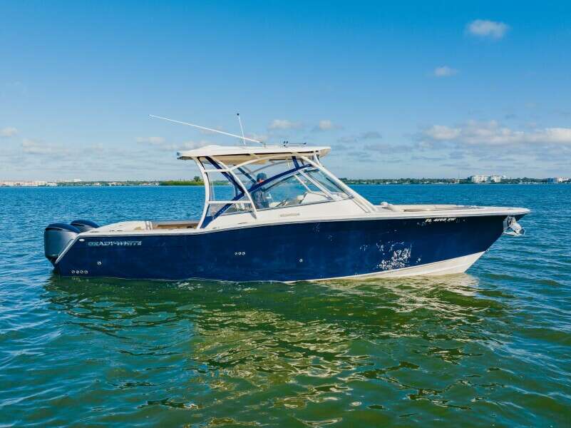 2013 Grady-White 335 Freedom