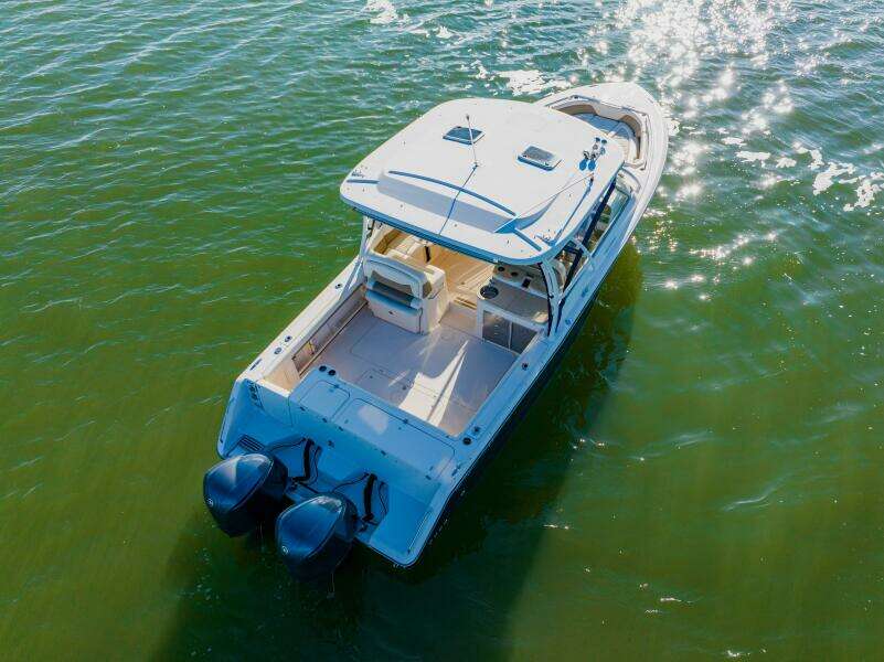 2013 Grady-White 335 Freedom