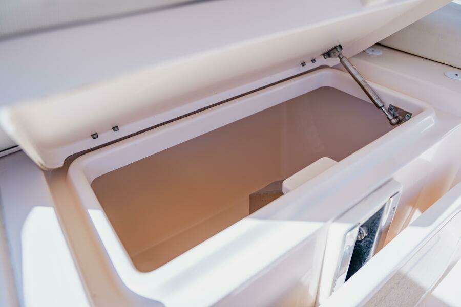 2013 Grady-White 335 Freedom