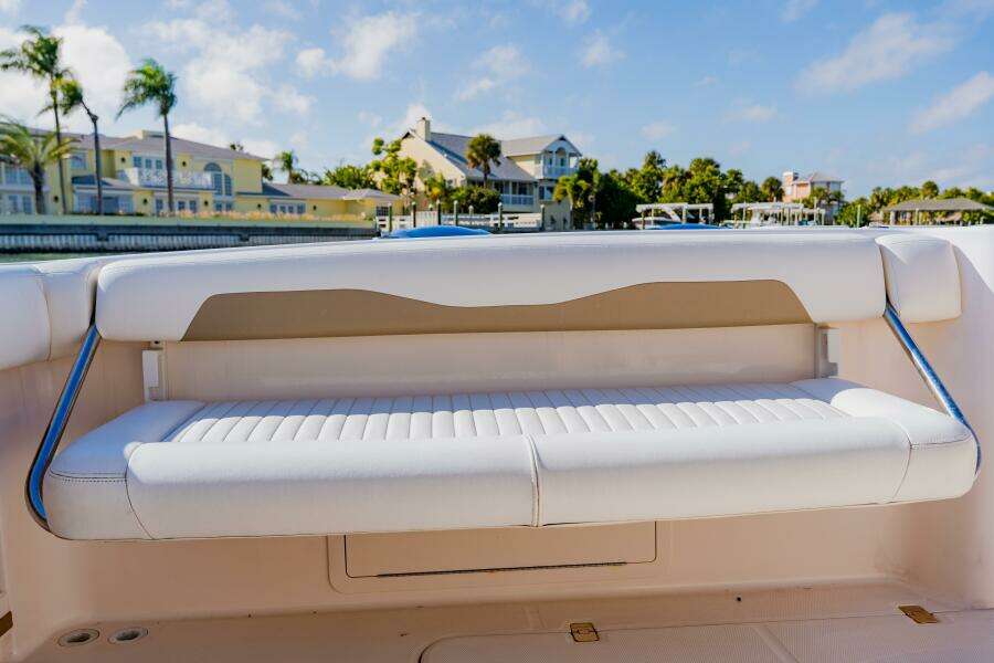 2013 Grady-White 335 Freedom