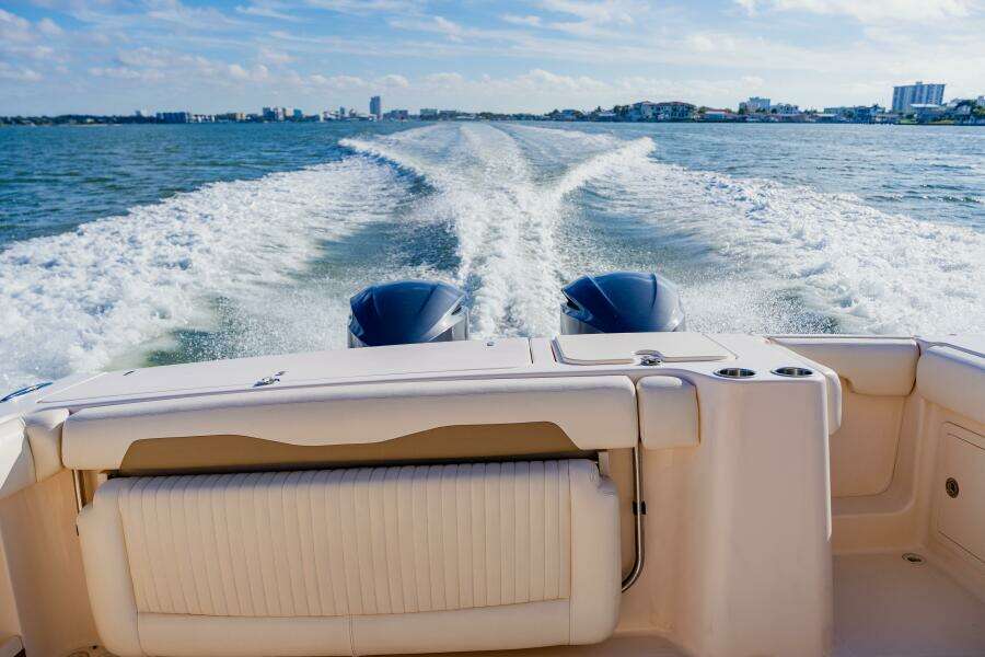 2013 Grady-White 335 Freedom