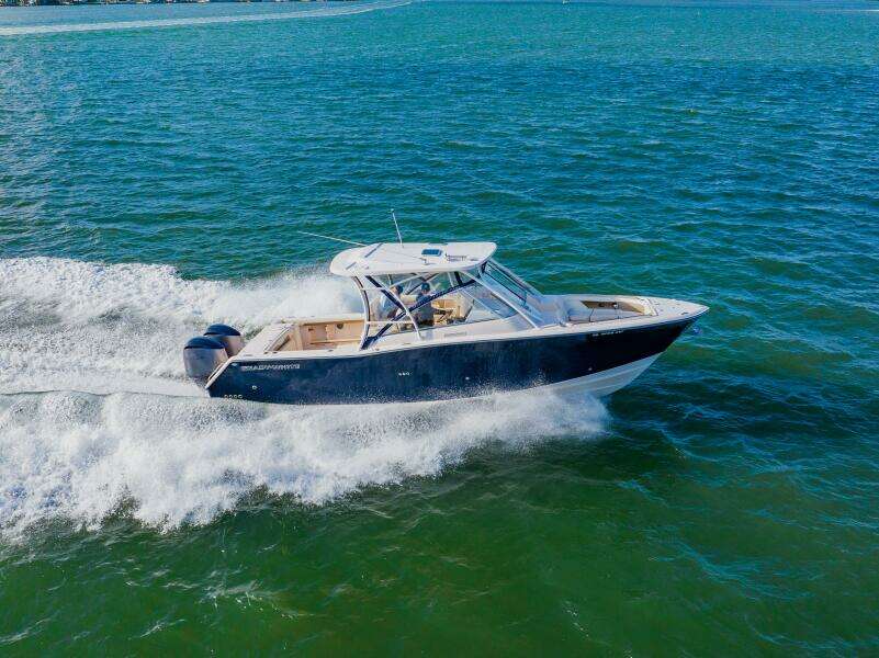 2013 Grady-White 335 Freedom