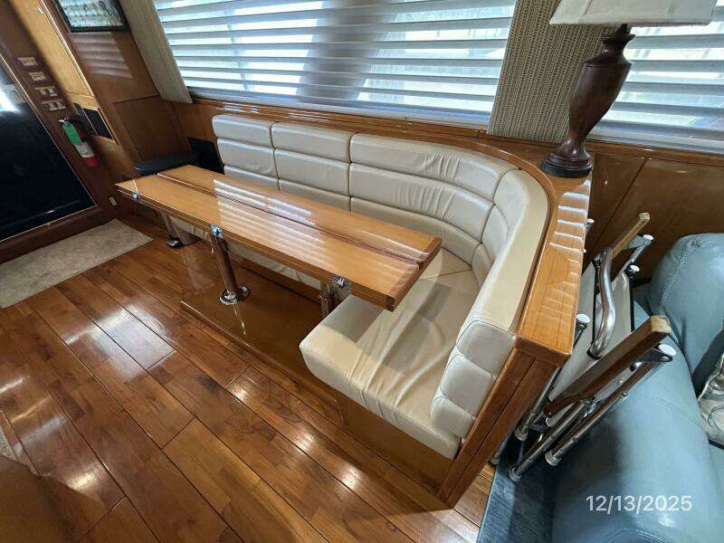 60' Jefferson dinette1