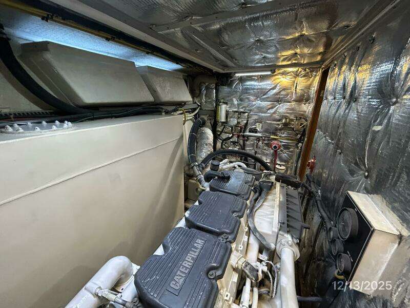 60' Jefferson starboard engine room aft