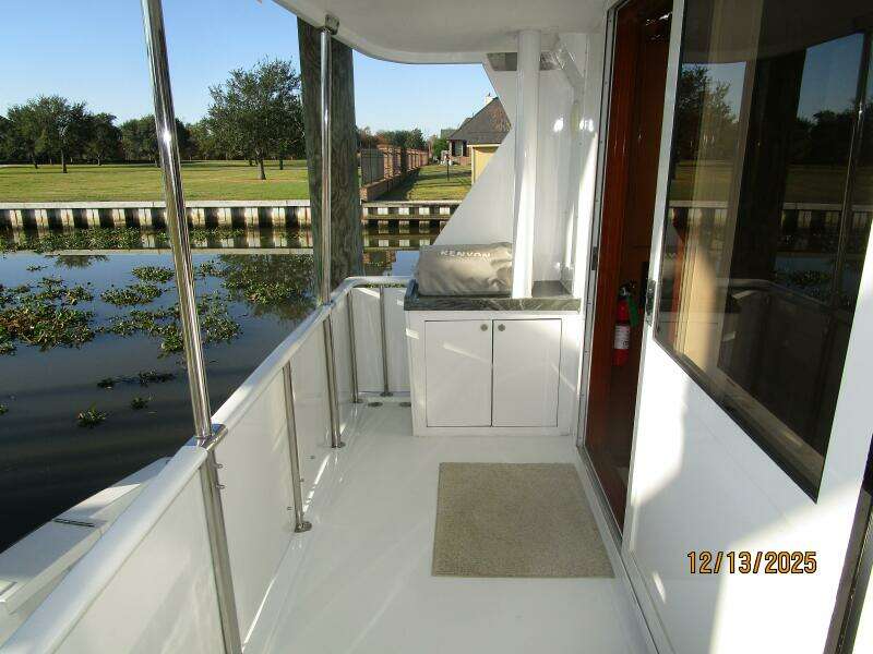 60' Jefferson aftdeck port