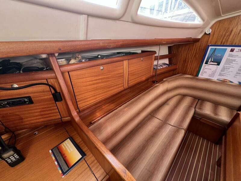 2007 Delphia 33 Sloop