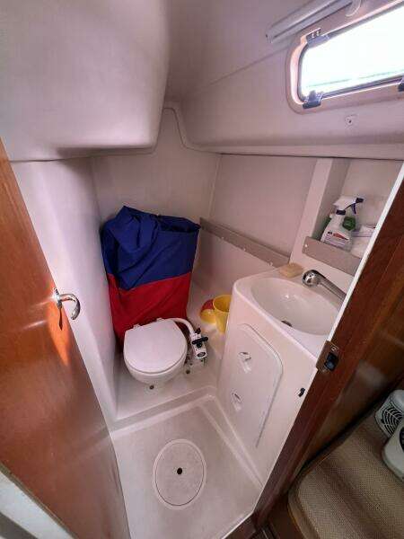 2007 Delphia 33 Sloop