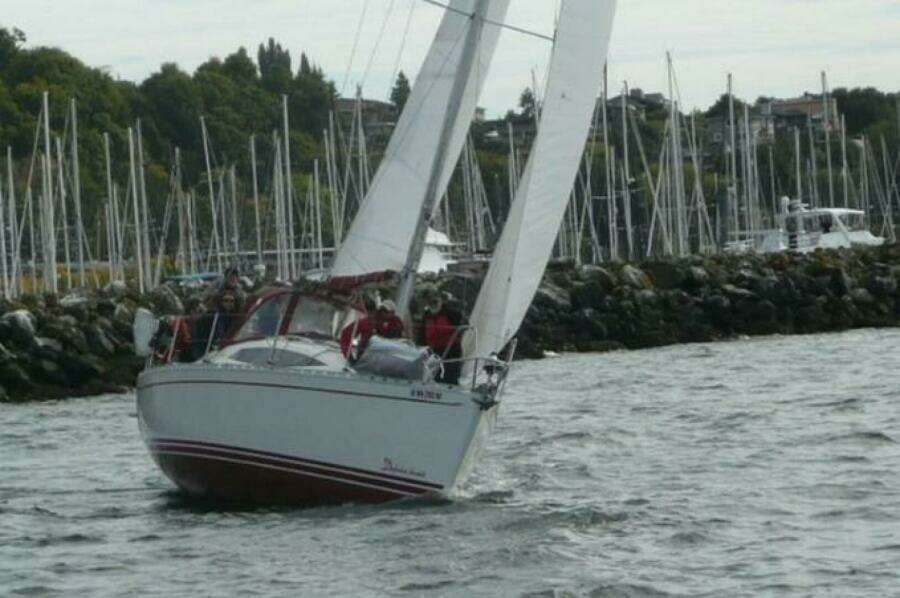 2007 Delphia 33 Sloop