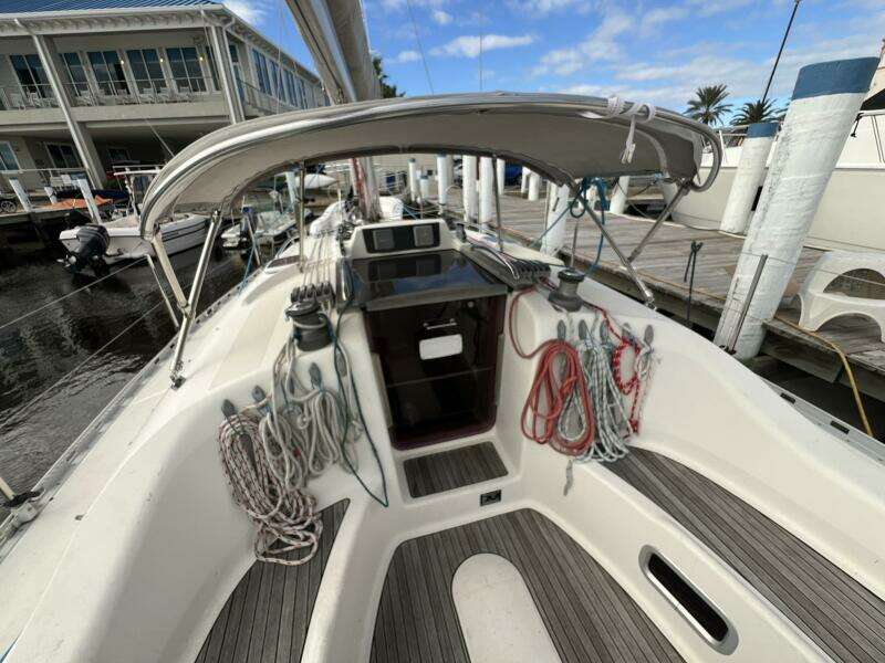 2007 Delphia 33 Sloop