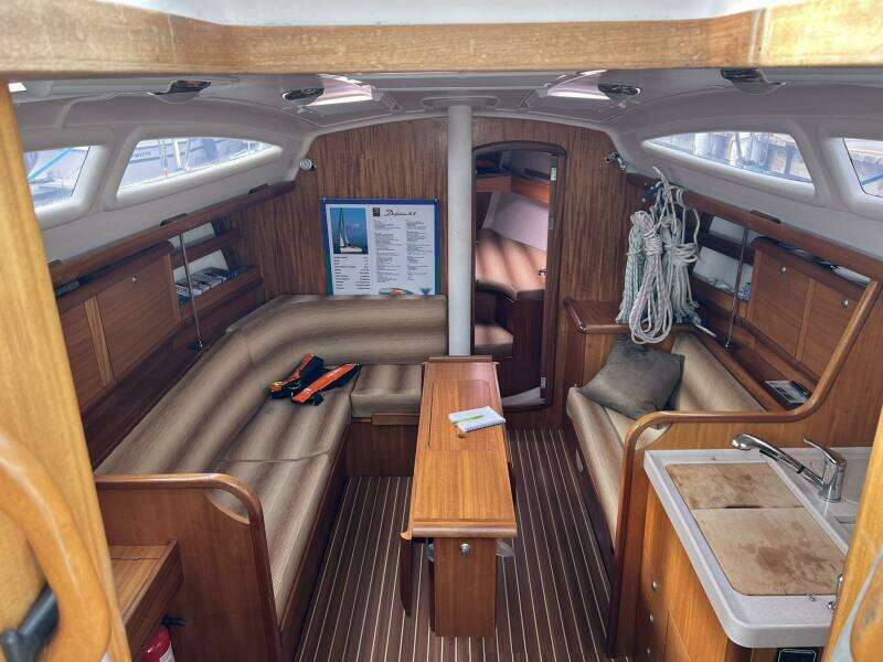 2007 Delphia 33 Sloop