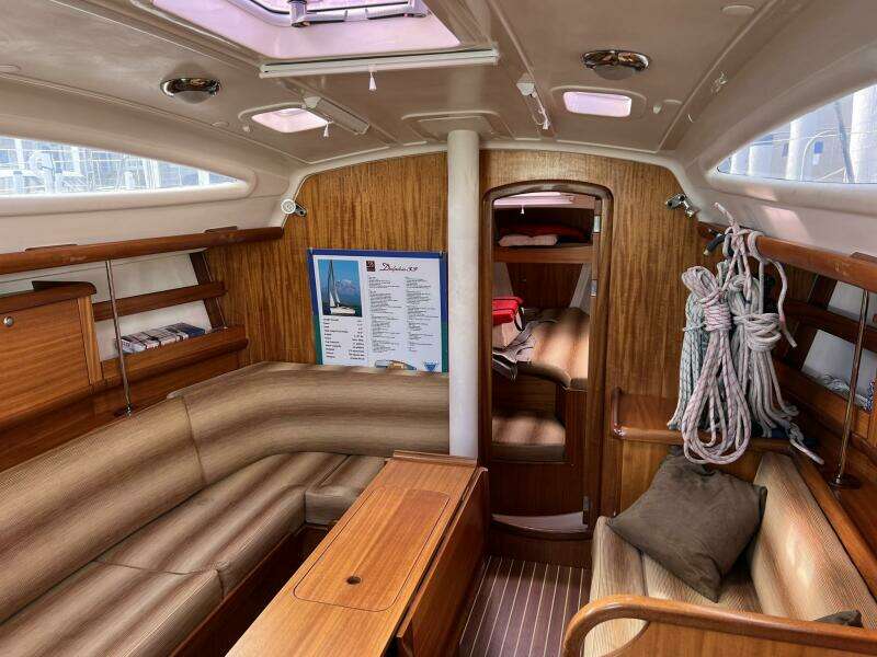 2007 Delphia 33 Sloop