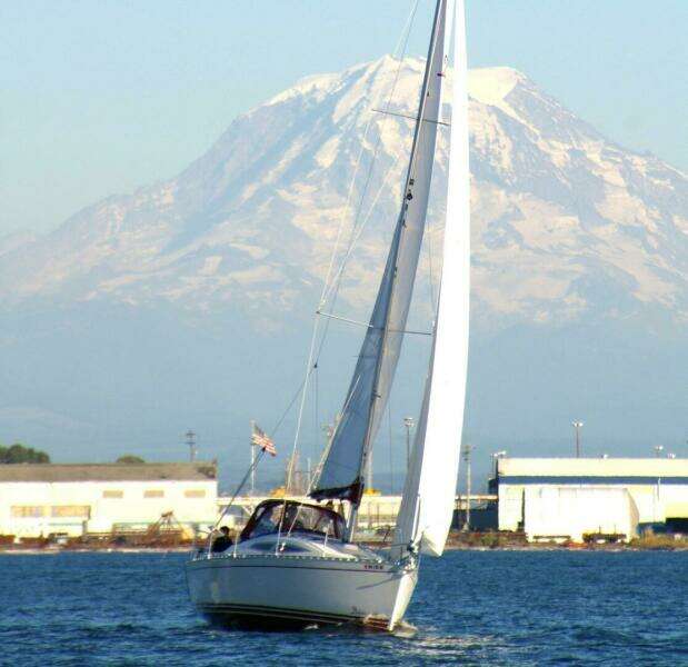 2007 Delphia 33 Sloop
