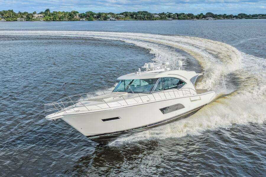 2015 Riviera 565 SUV