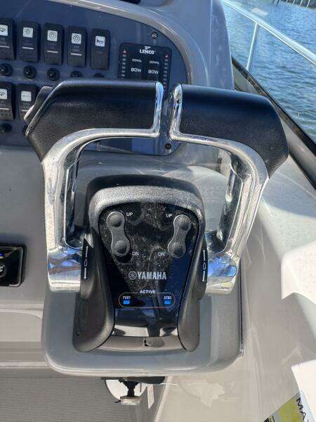 2014 Robalo R265